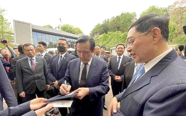 参观重庆抗战遗址博物馆
