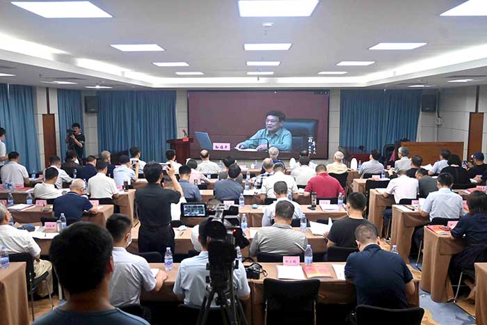 2《解放军报》社副总编辑孙林平做主旨发言（线上）a