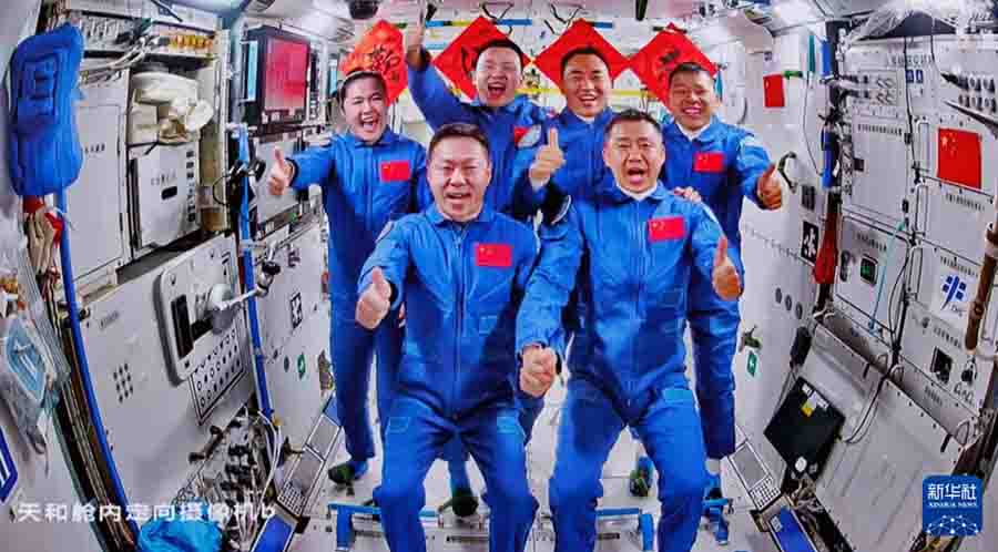 神舟二十号3名航天员顺利进驻中国空间站